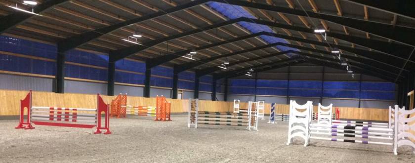 Gestüt Brestige indoor reitplatz